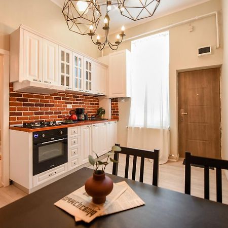 Elegant Studio - Urban Escape In Bukarest Eksteriør billede