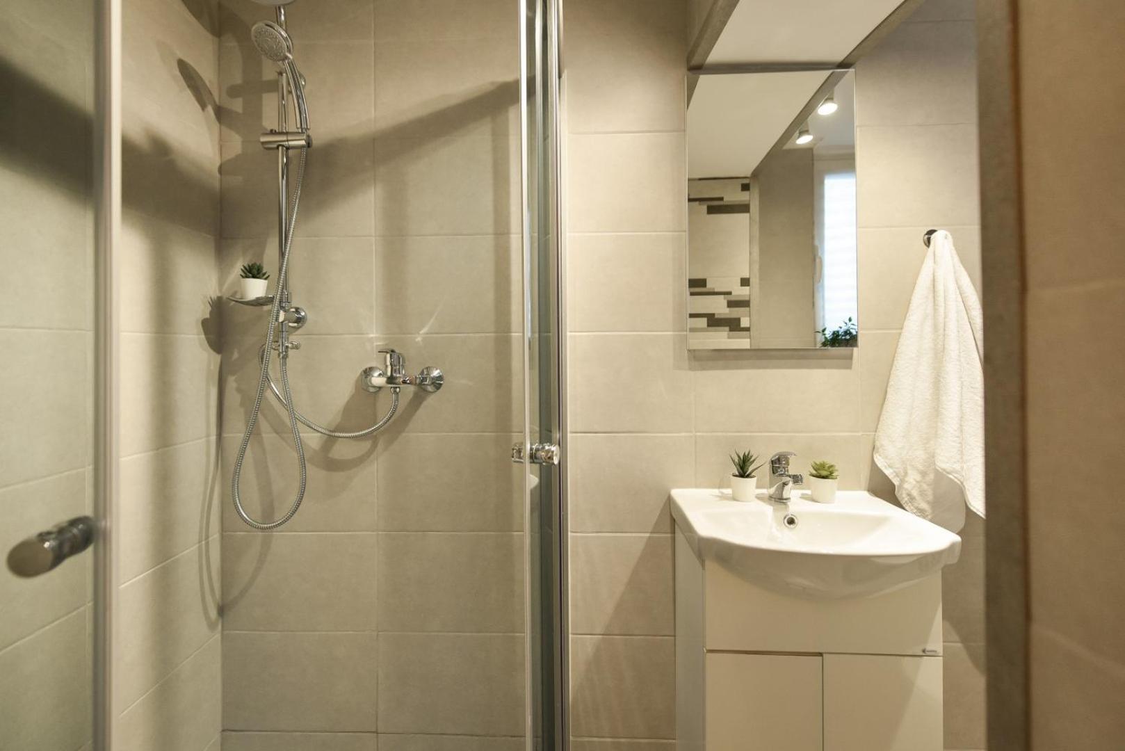 Elegant Studio - Urban Escape In Bukarest Eksteriør billede